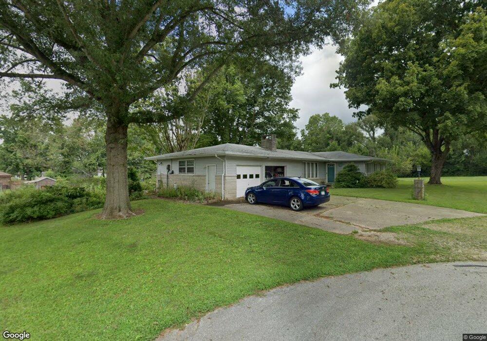 2702 N Boohers Ct, Columbus, IN 47203 - photo 1