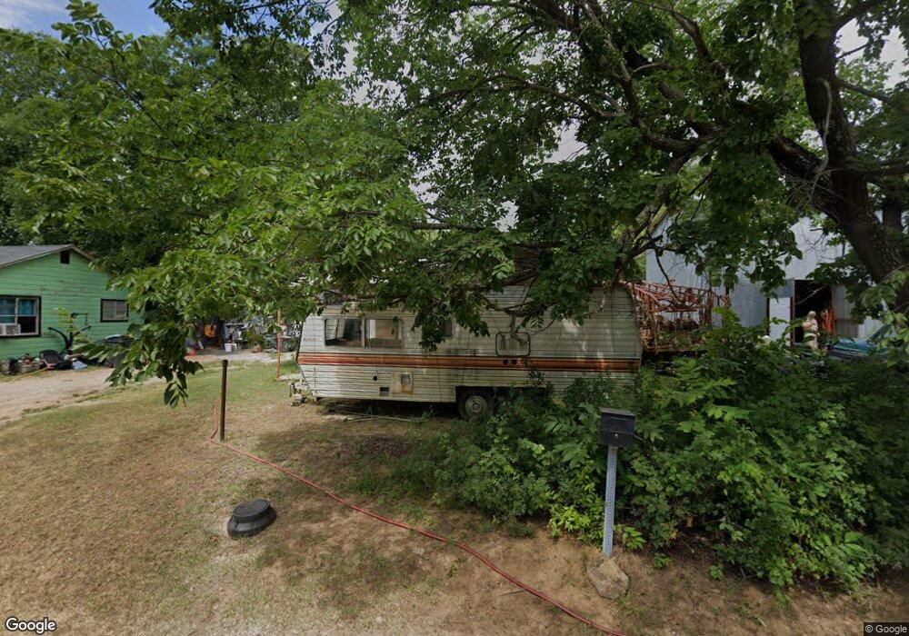 423 11th St, Wilson, OK 73463 - photo 1