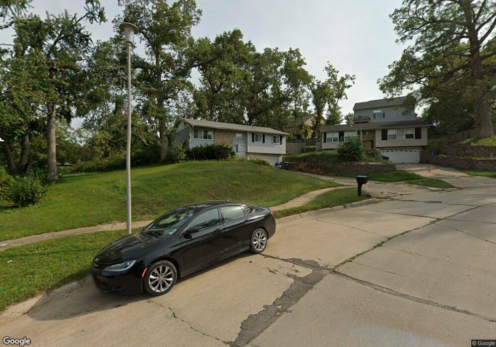 1403 25th St NW, Cedar Rapids, IA 52405 - photo 1