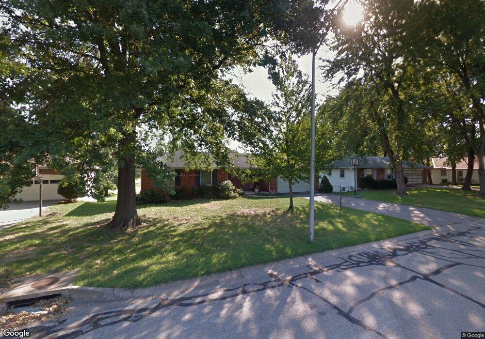 7301 Flint Dr, Shawnee, KS 66203 - photo 1