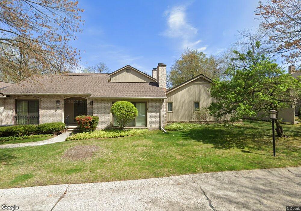 1372 Bramblebush Run, Bloomfield Hills, MI 48304 - photo 1