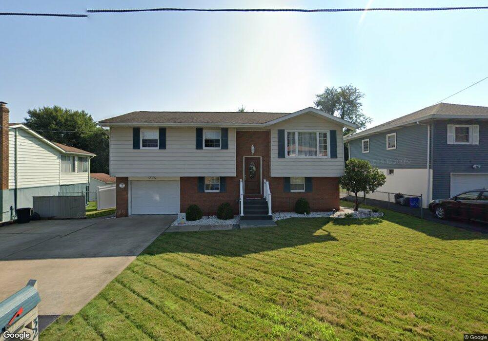 32 Circle Dr, Hanover Township, PA 18706 - photo 1