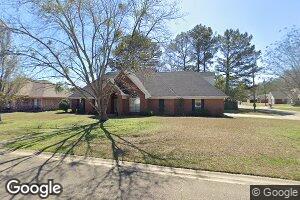 71 Almond Dr, Columbus, MS 39705