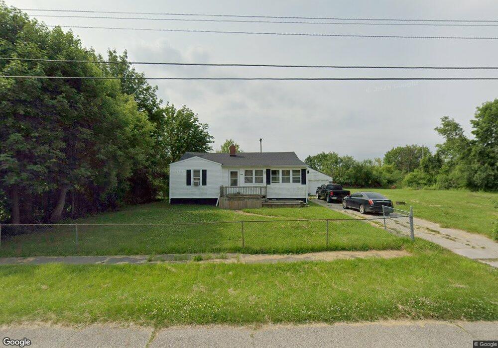 1240 E Kurtz Ave, Flint, MI 48505 - photo 1