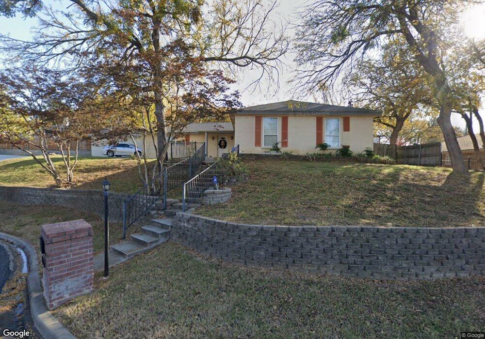 605 Fairlane Ct, Hurst, TX 76054 - photo 1