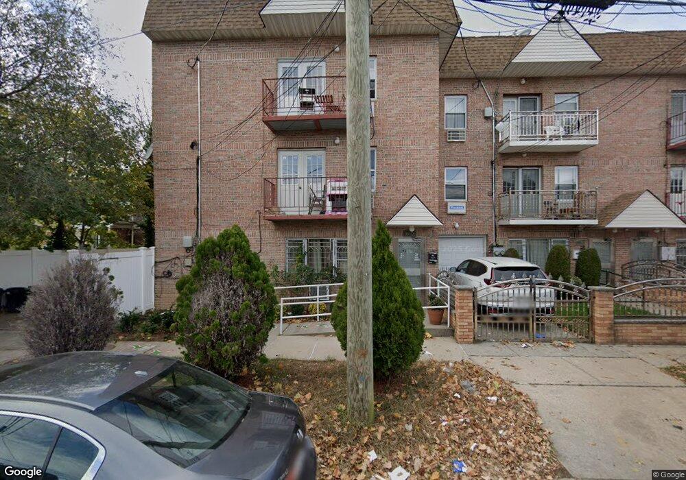 93,32 197th St, Hollis, NY 11423 - photo 1