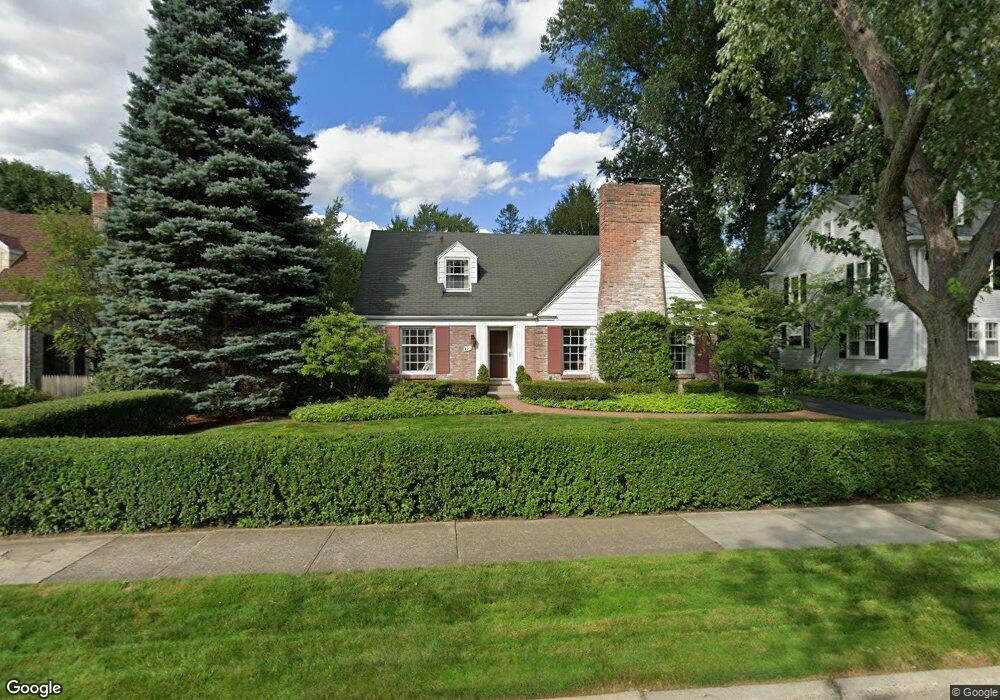 290 Hillcrest Ave, Grosse Pointe Farms, MI 48236 - photo 1