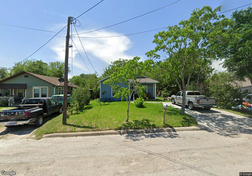 707 N Filmore St, Beeville, TX 78102 - photo 1