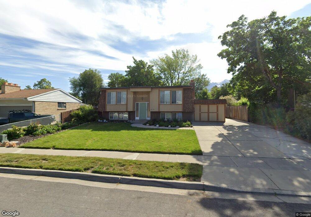 8719 Chariot Dr, Sandy, UT 84094 - photo 1