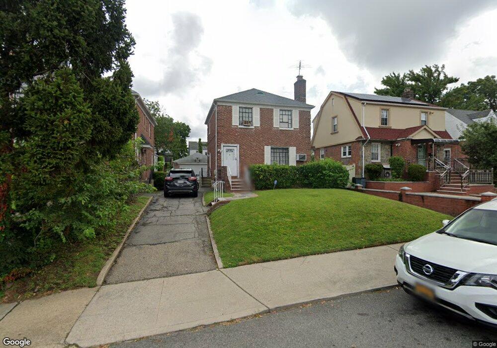 7507 182nd St, Fresh Meadows, NY 11366 - photo 1