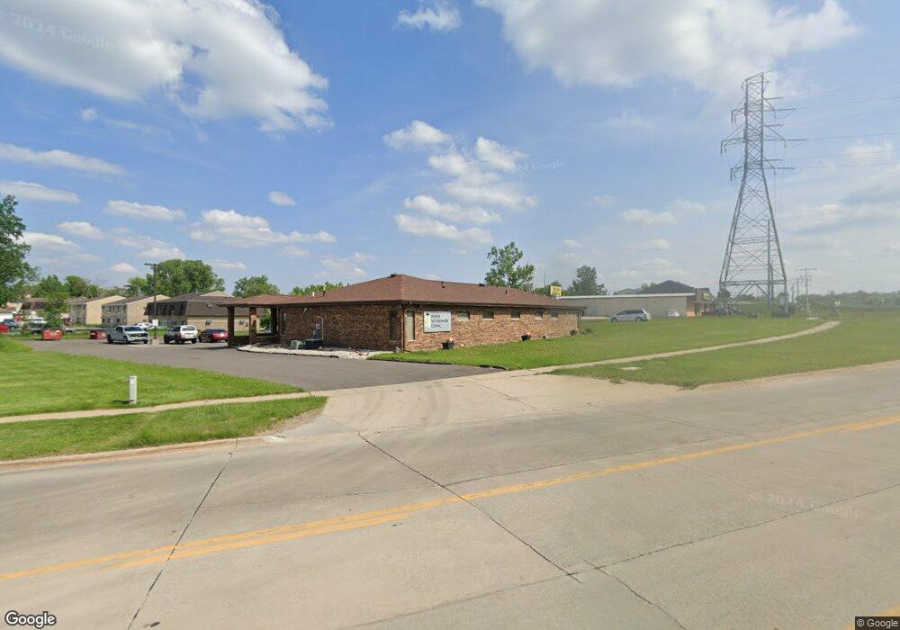 1100 Meadowview Dr, Marion, IA 52302 - photo 1