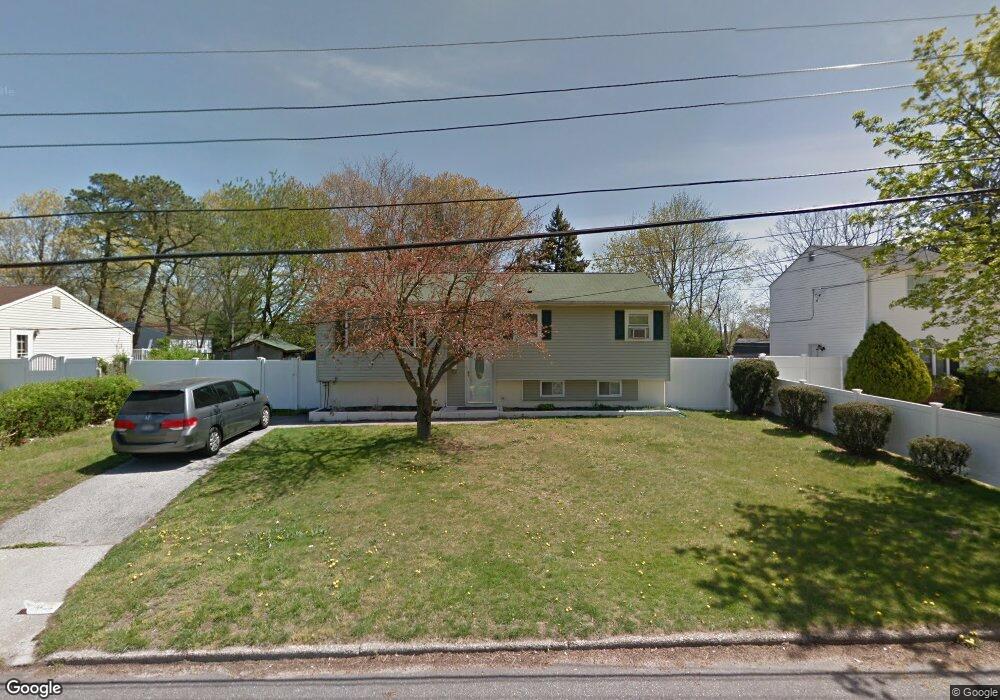 2711 Heather Ave, Medford, NY 11763 - photo 1