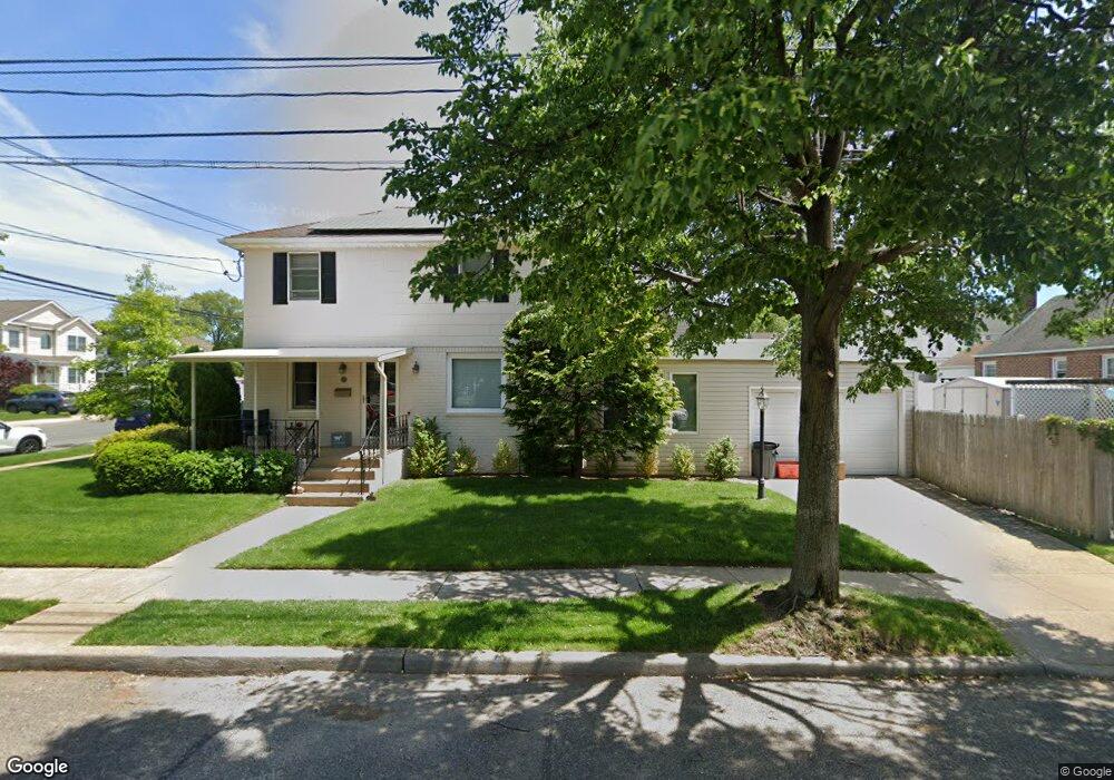 197 Claflin Blvd, Franklin Square, NY 11010 - photo 1