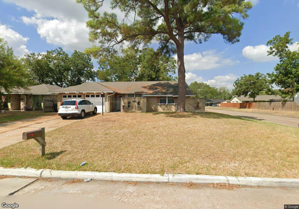 6402 Tall Willow Dr, Houston, TX 77088 - photo 1