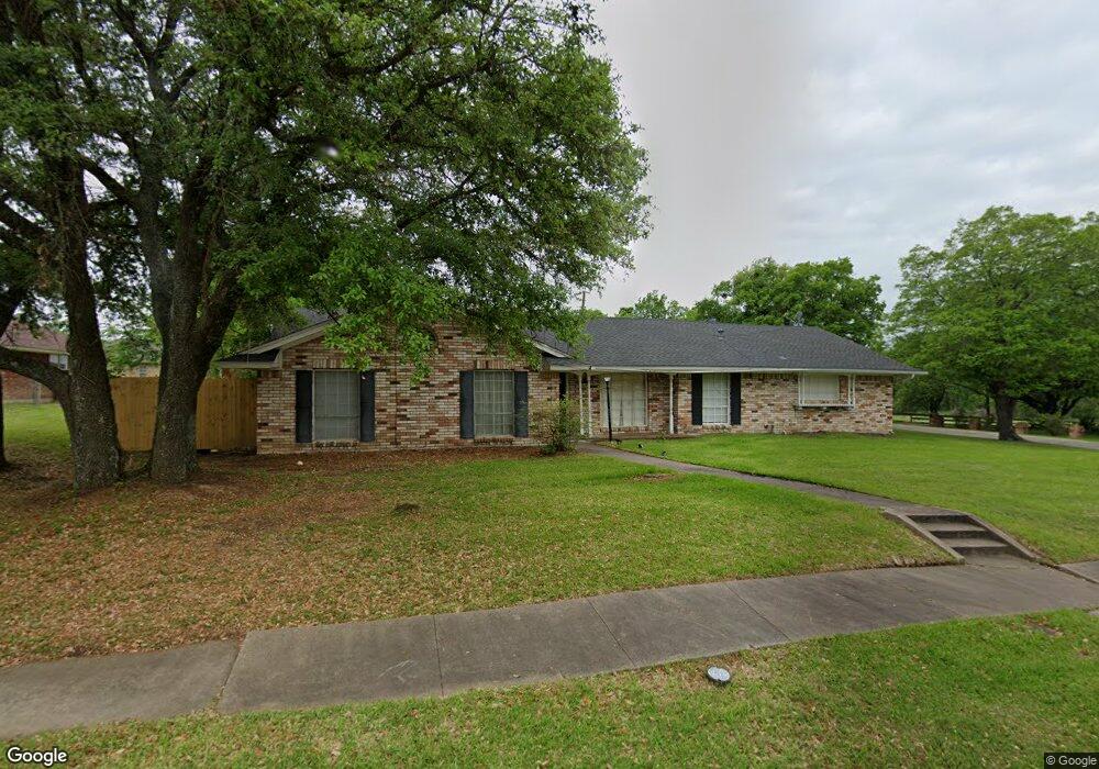1307 Williamsburg Dr, Ennis, TX 75119 - photo 1
