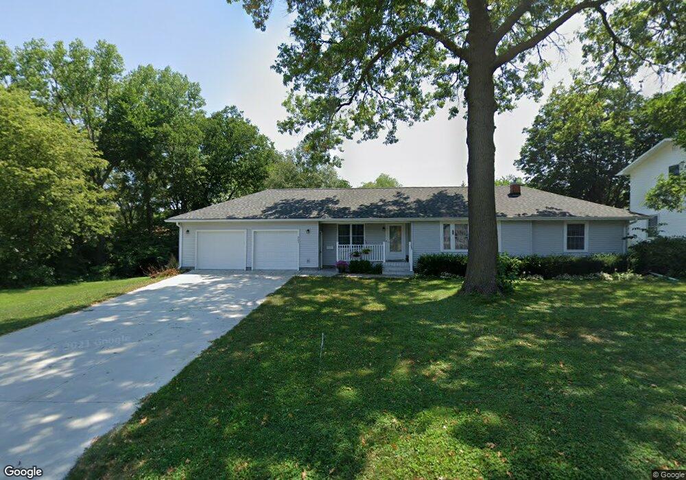 903 Maple St, Shenandoah, IA 51601 - photo 1