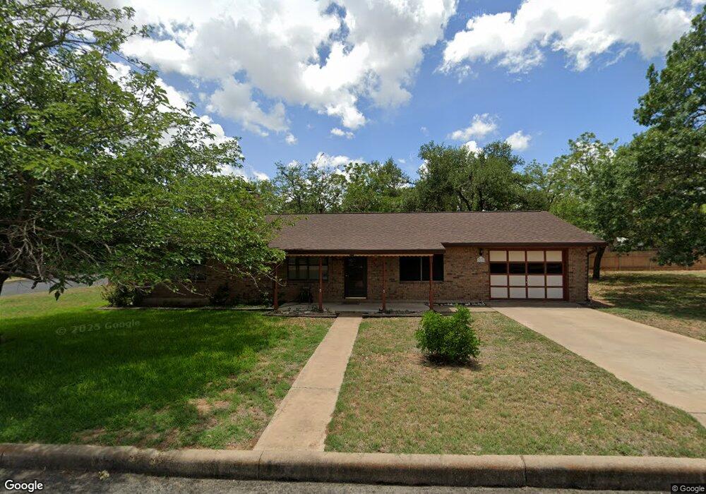 311 Broadmoor St, Fredericksburg, TX 78624 - photo 1