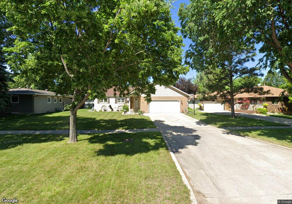 2826 Elm St N, Fargo, ND 58102 - photo 1