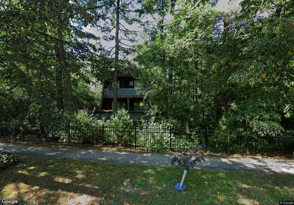 304 S Cove Rd, Burlington, VT 05401 - photo 1