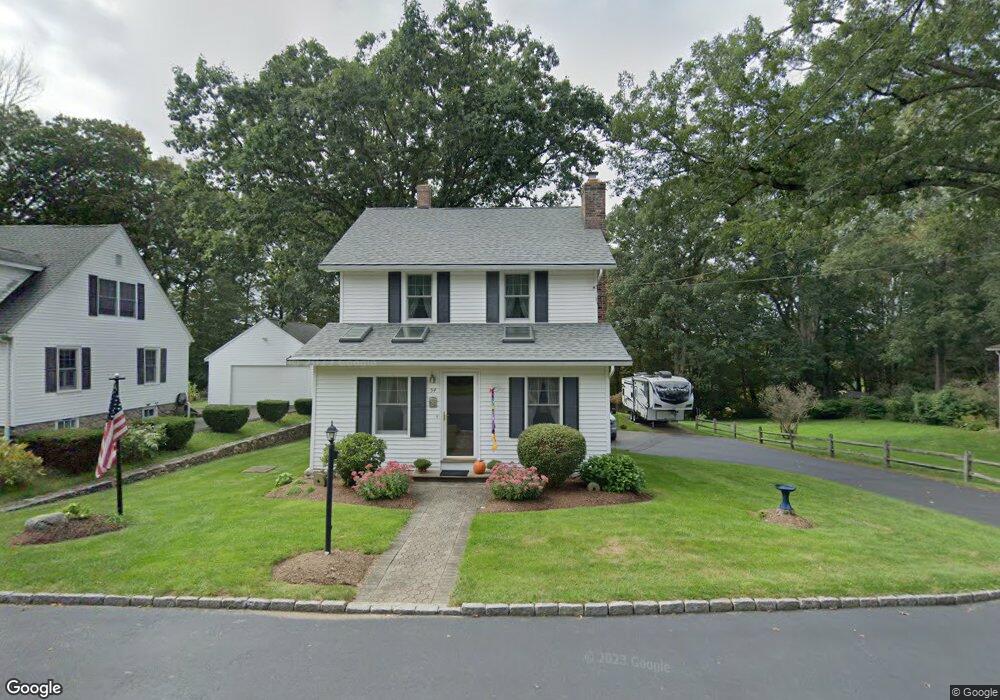 54 Yale Ave, Middlebury, CT 06762 - photo 1