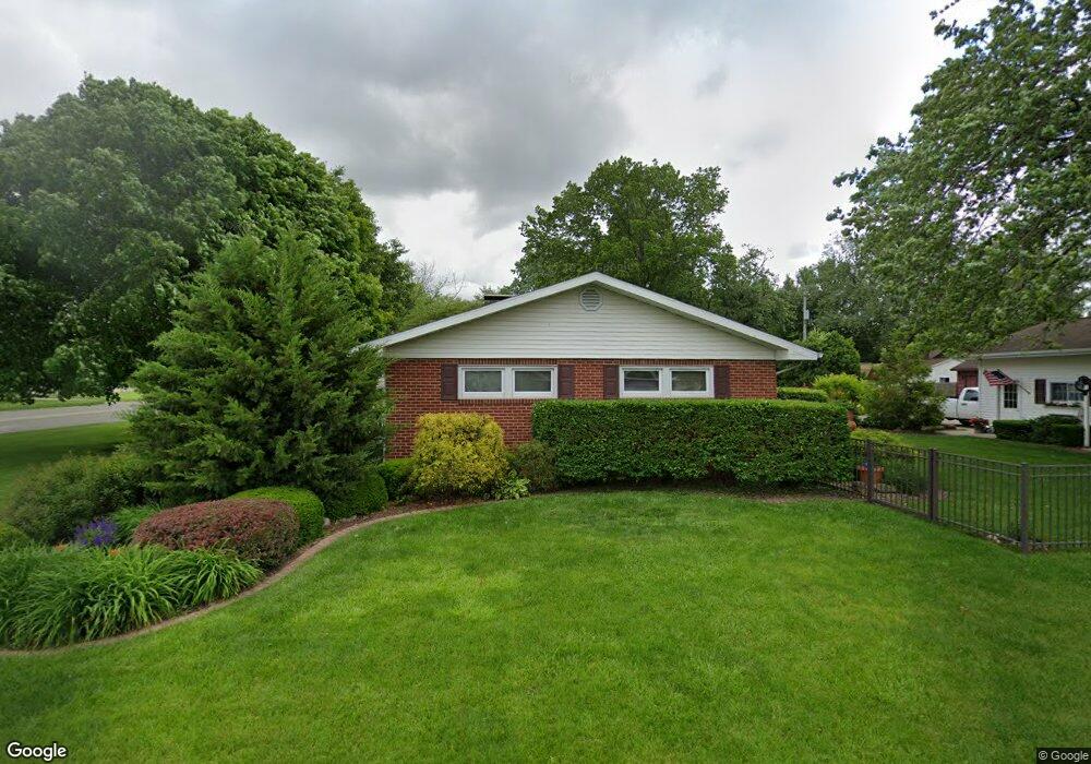 321 Charleston Ave, Mattoon, IL 61938 - photo 1