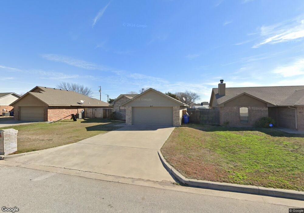 613 NW Granite Ave, Cache, OK 73527 - photo 1