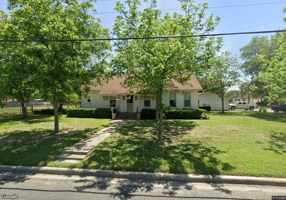 700 E Fannin St, Beeville, TX 78102 - photo 1