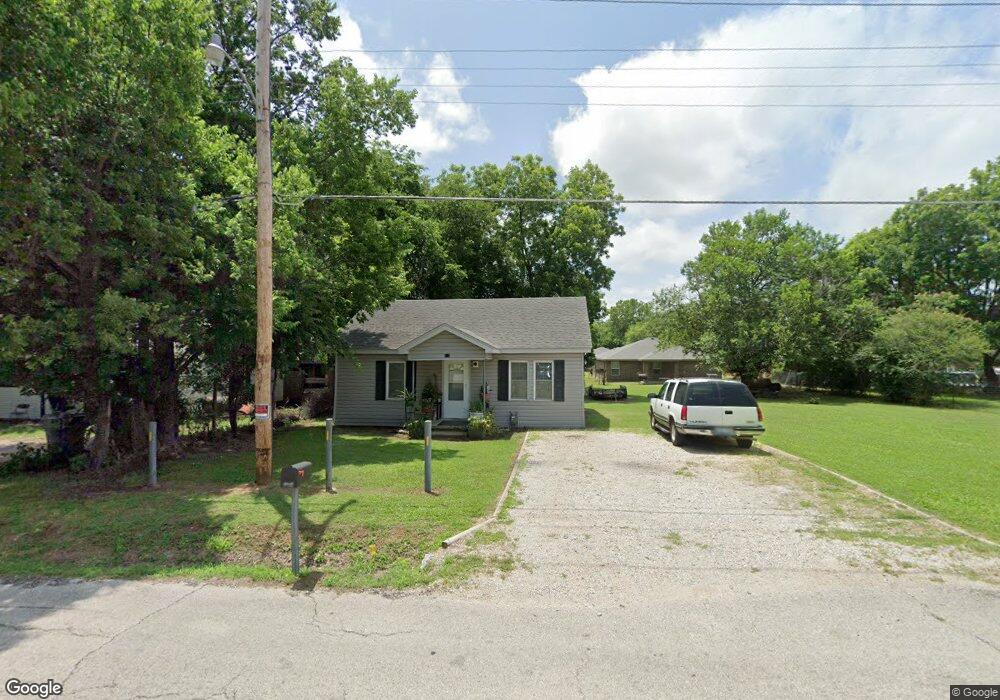 910 White St, Ardmore, OK 73401 - photo 1