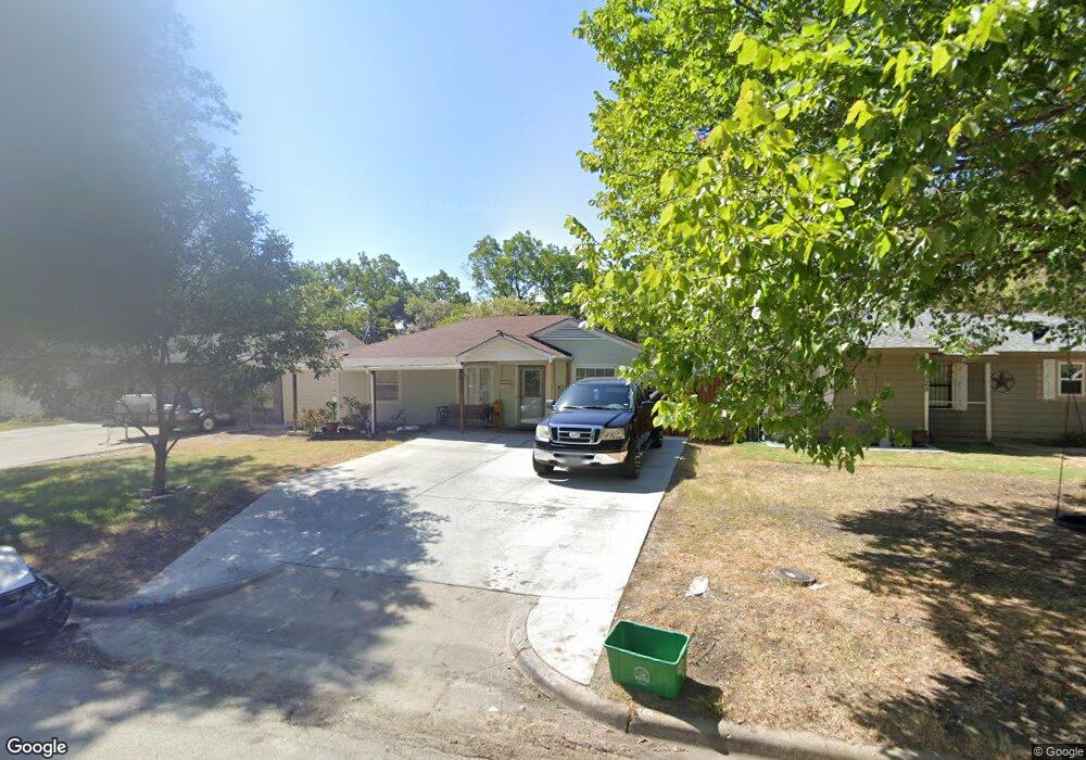 521 Chickasaw Trace, Grand Prairie, TX 75051 - photo 1