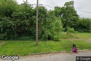 909 Lyon St, Flint, MI 48503