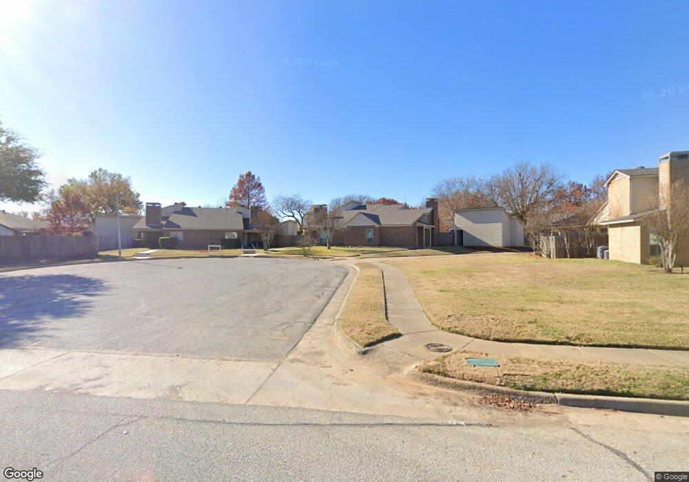 2720 Meadow Park Dr, Bedford, TX 76021 - photo 1