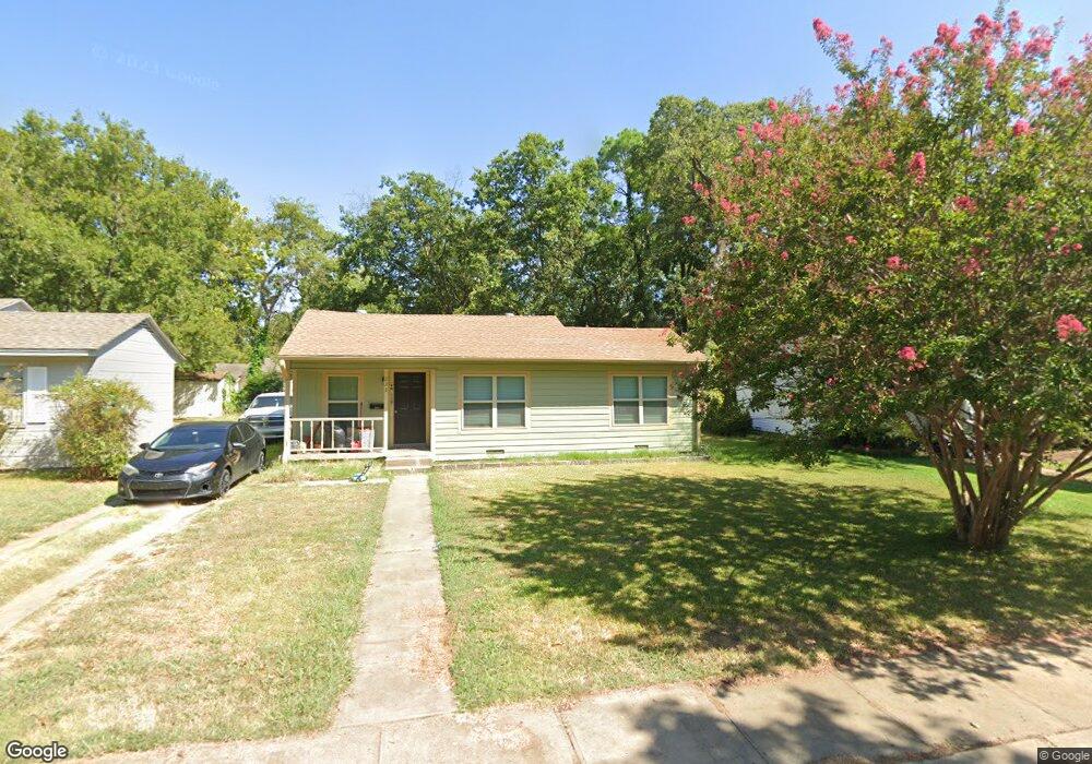 233 E Boyd St, Bonham, TX 75418 - photo 1