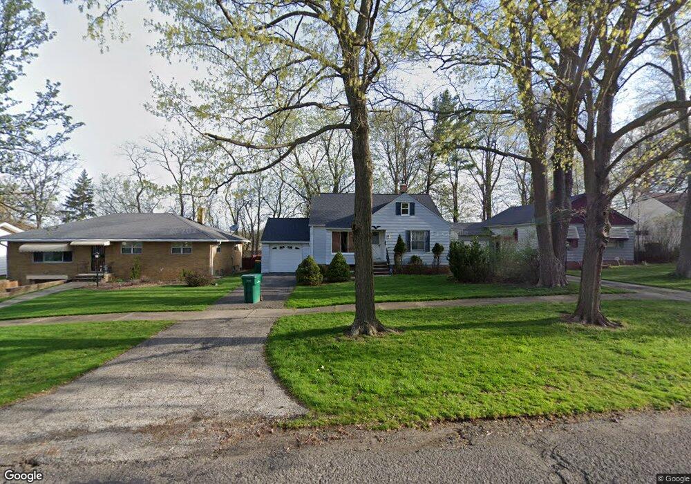 17905 Mccracken Rd, Maple Heights, OH 44137 - photo 1