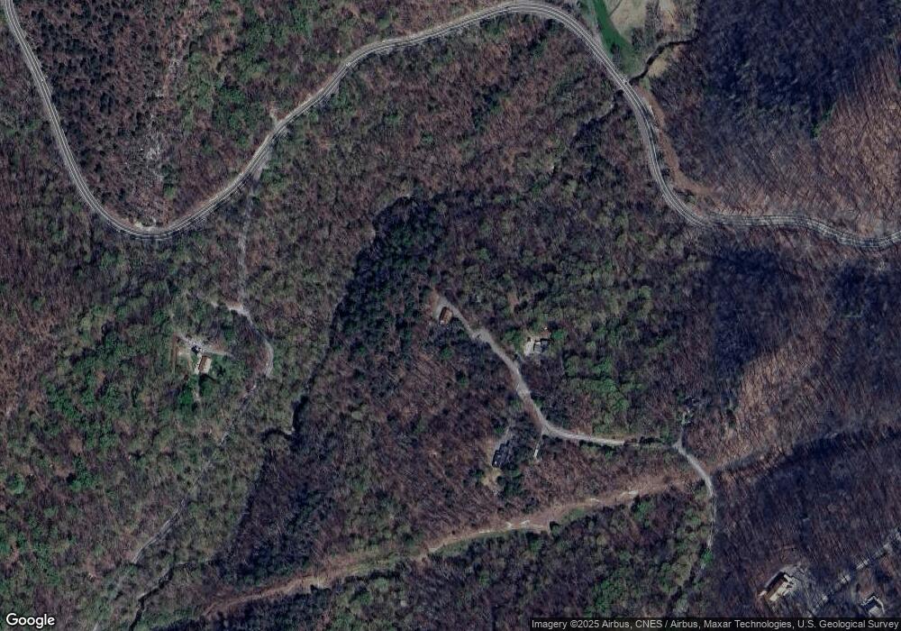 404 Cubby Hole Ln, Berkeley Springs, WV 25411 - photo 1