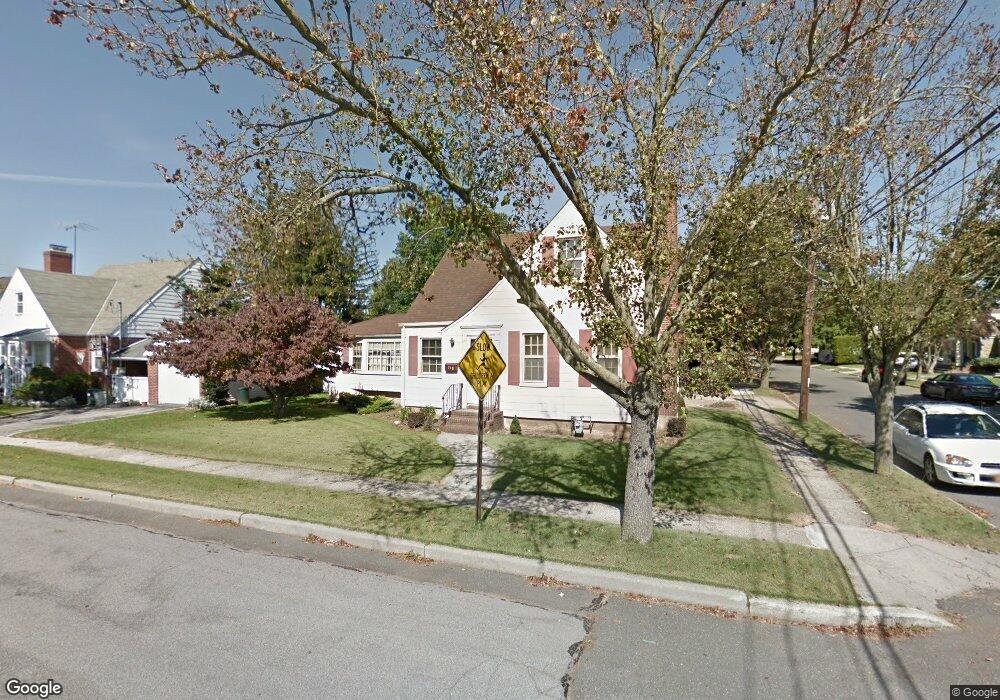 715 7th Ave, New Hyde Park, NY 11040 - photo 1