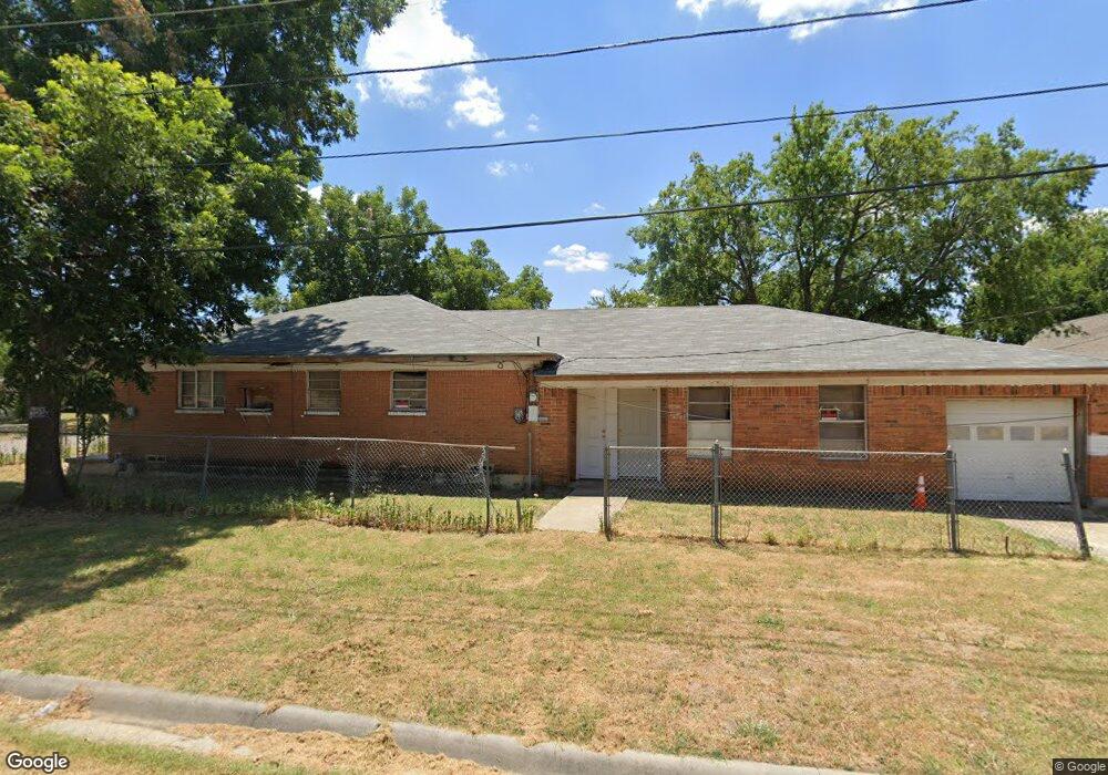 615 Buck St, Gainesville, TX 76240 - photo 1