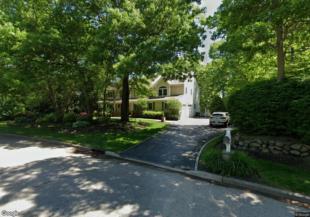 2 Cedar Ct, ComMacK, NY 11725 - photo 1