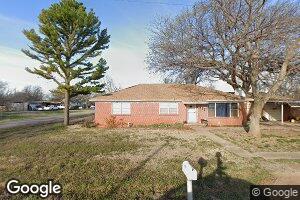 523 S Main St, Grandfield, OK 73546