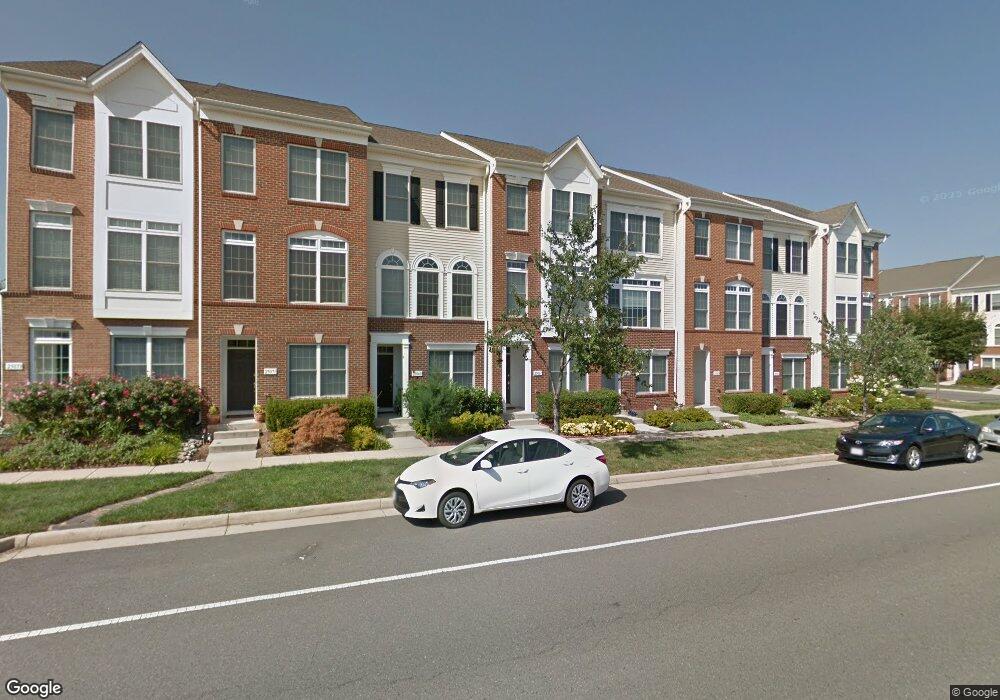 25069 Riding Center Dr, Chantilly, VA 20152 - photo 1