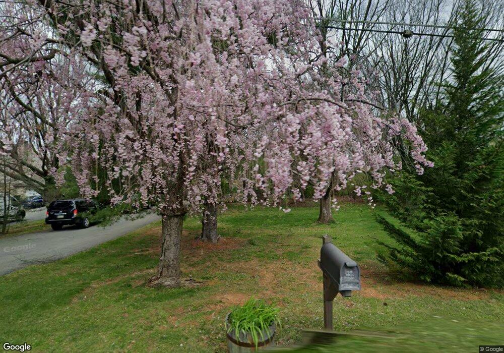 809 Pine Heights Rd, Reading, PA 19605 - photo 1