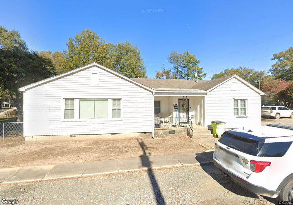 108 W 11th St, Stuttgart, AR 72160 - photo 1