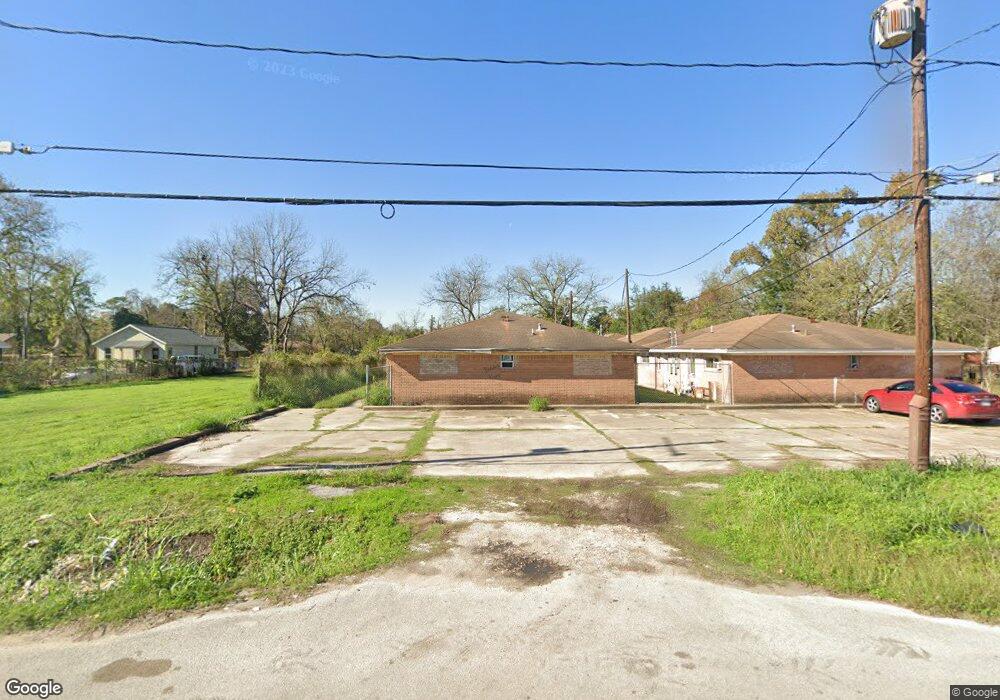 5711 Pickfair St, Houston, TX 77026 - photo 1