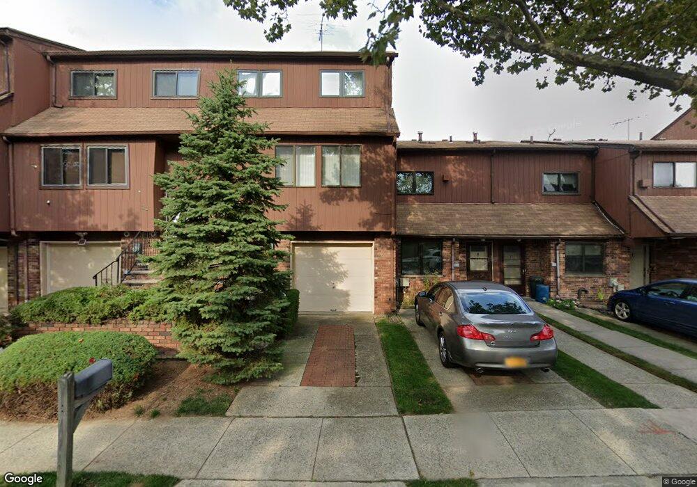 21 Pamela Ln unit 125, Staten Island, NY 10304 - photo 1