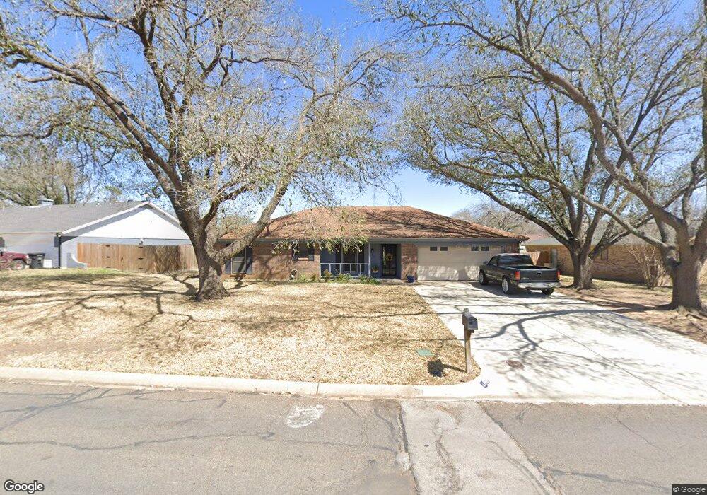 819 S Ridgeway Dr, Cleburne, TX 76033 - photo 1