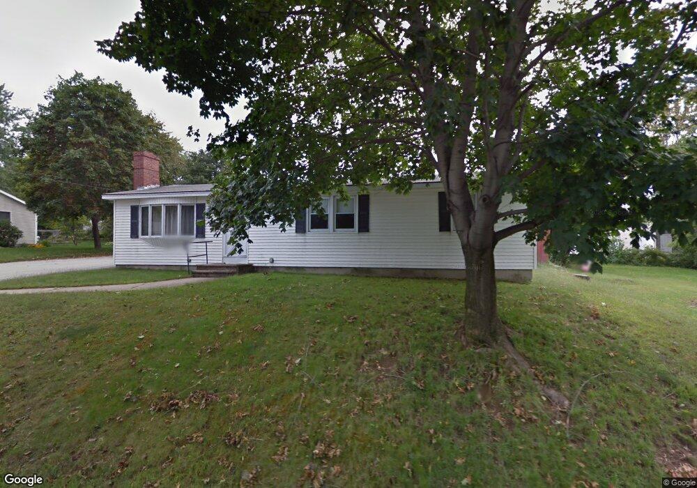 7 Middle St, Pembroke, NH 03275 - photo 1