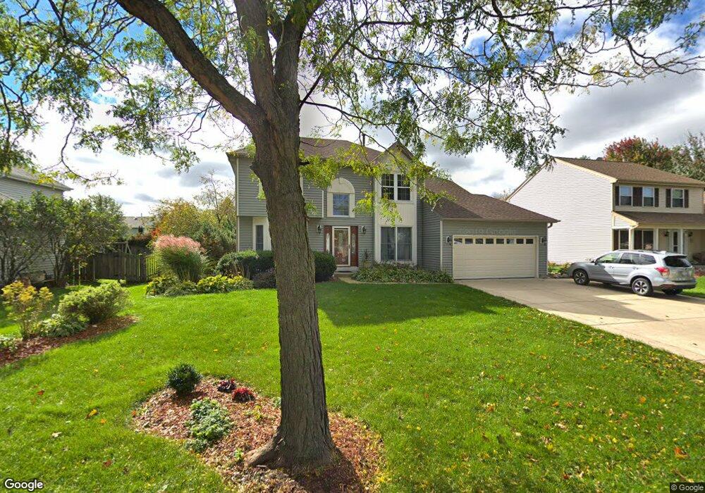 901 Mcphee Dr, Lake In the Hills, IL 60156 - photo 1