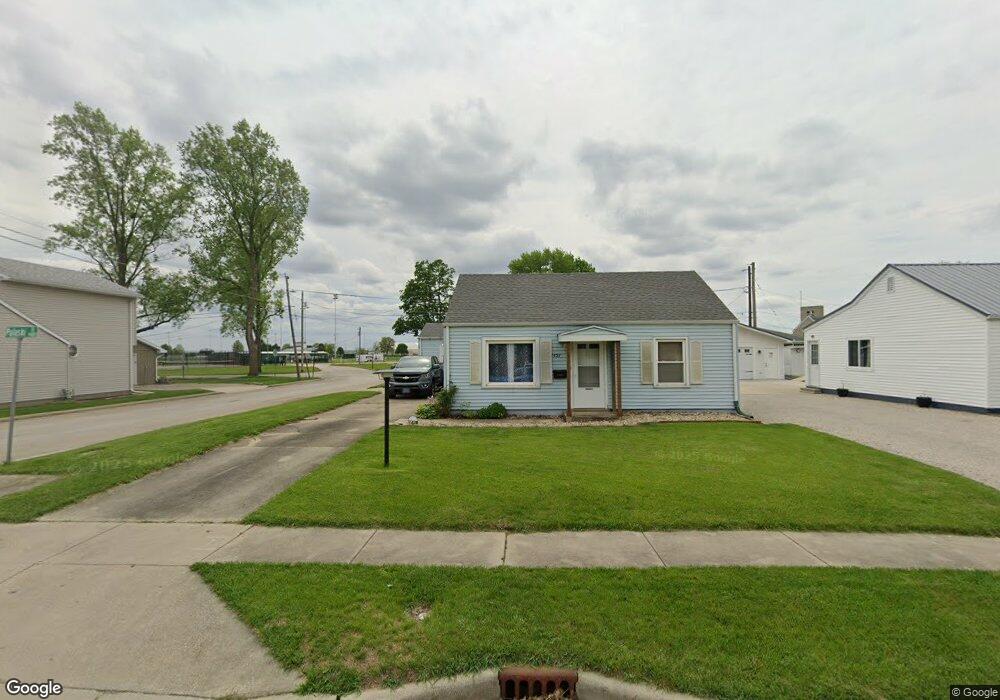 1421 Pulaski St, Lincoln, IL 62656 - photo 1