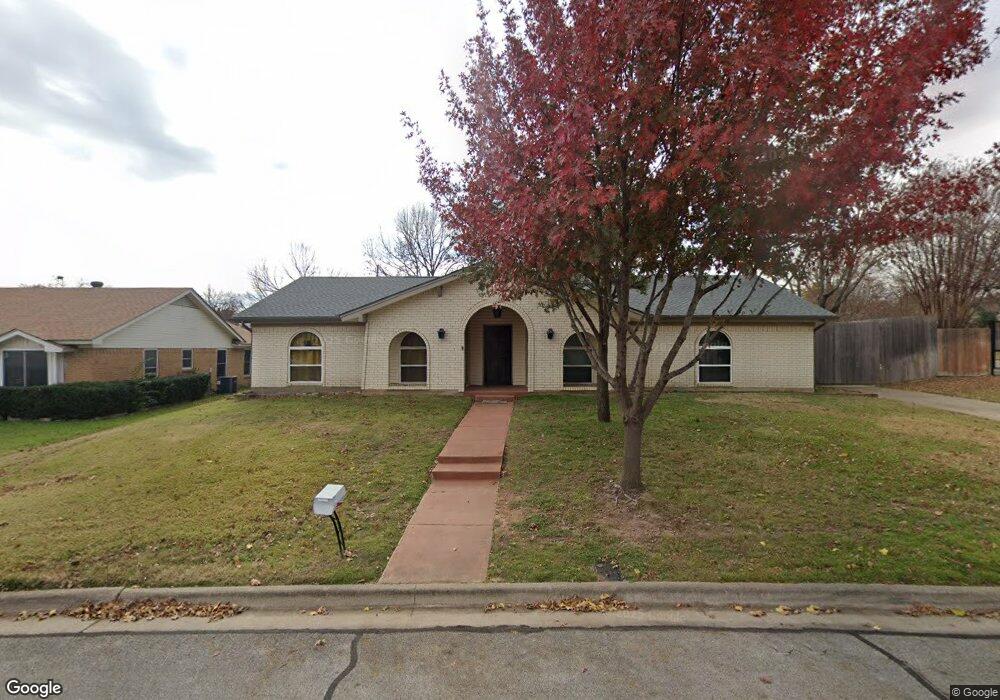 616 Avinell Dr, Bedford, TX 76022 - photo 1