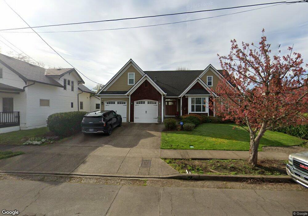 1096 8th Ave SW, Albany, OR 97321 - photo 1