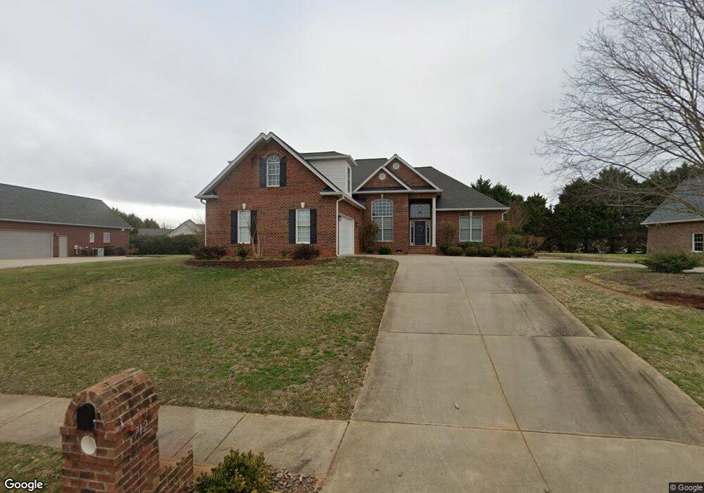 712 Cedar Hill Dr, Shelby, NC 28152 - photo 1